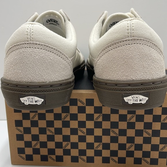 Vans Men’s Bmx Old Skool
Marshmallow/Gum
VN0005UZOVM Sneakers - Picture 13 of 16